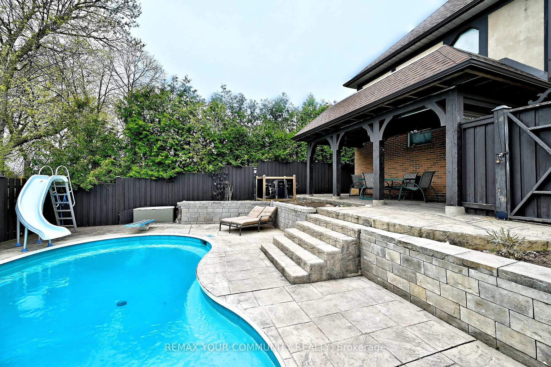 Photo 30 of 39 Prattley Drive, North York, Don Valley Village — HOMEH