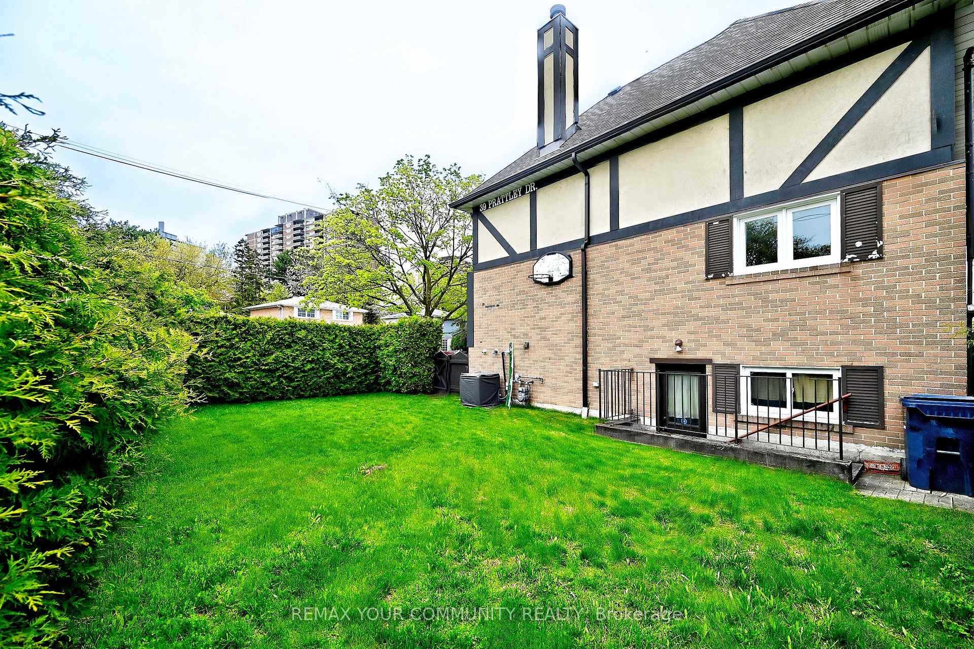 Photo 32 of 39 Prattley Drive, North York, Don Valley Village — HOMEH