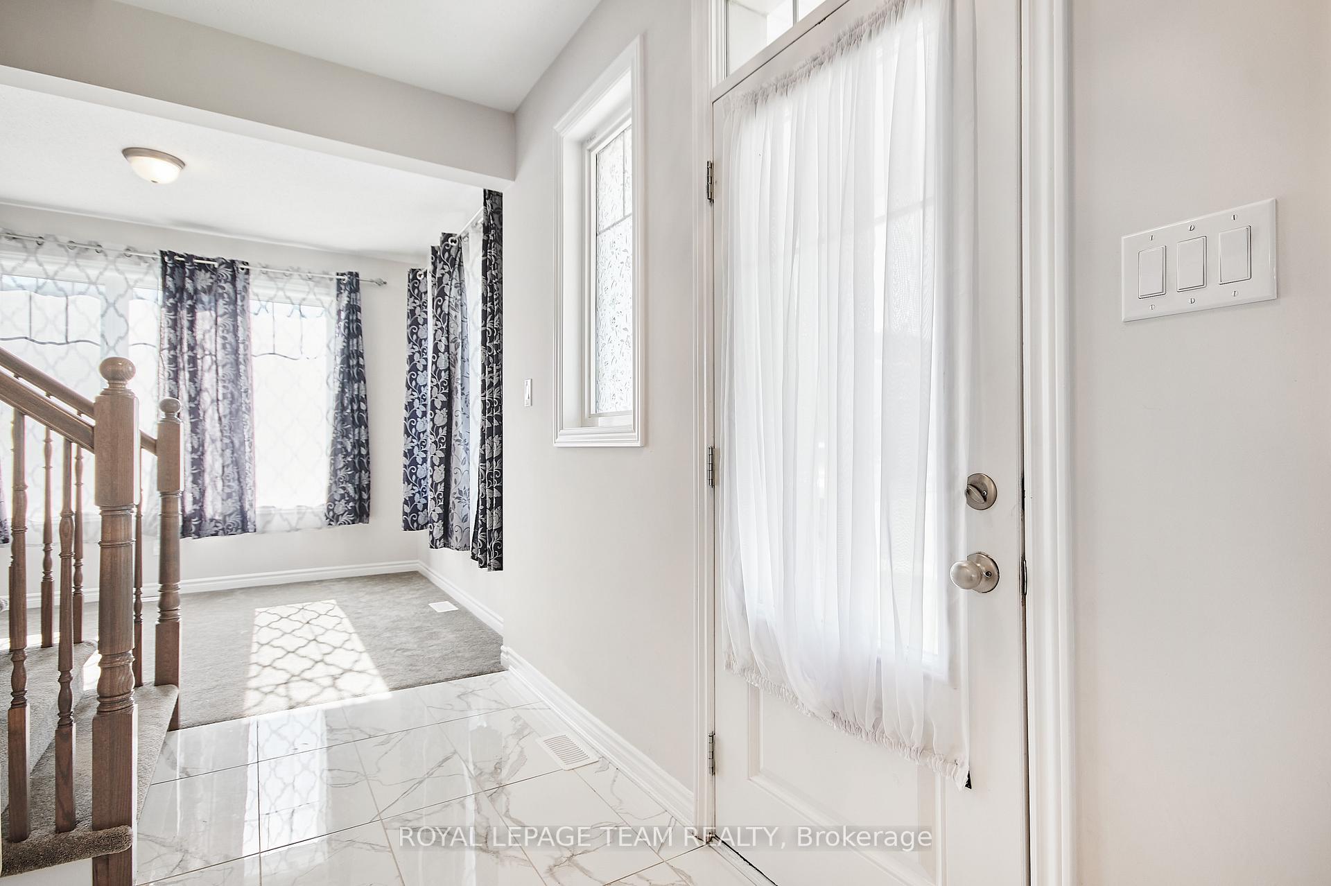 Photo 3 of 221 Merak Way, Ottawa, Barrhaven - Half Moon Bay — HOMEH