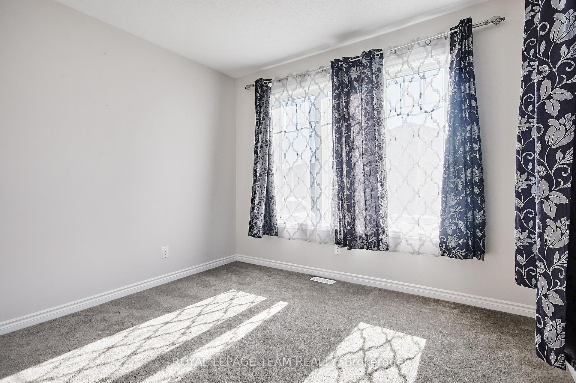 Photo 5 of 221 Merak Way, Ottawa, Barrhaven - Half Moon Bay — HOMEH
