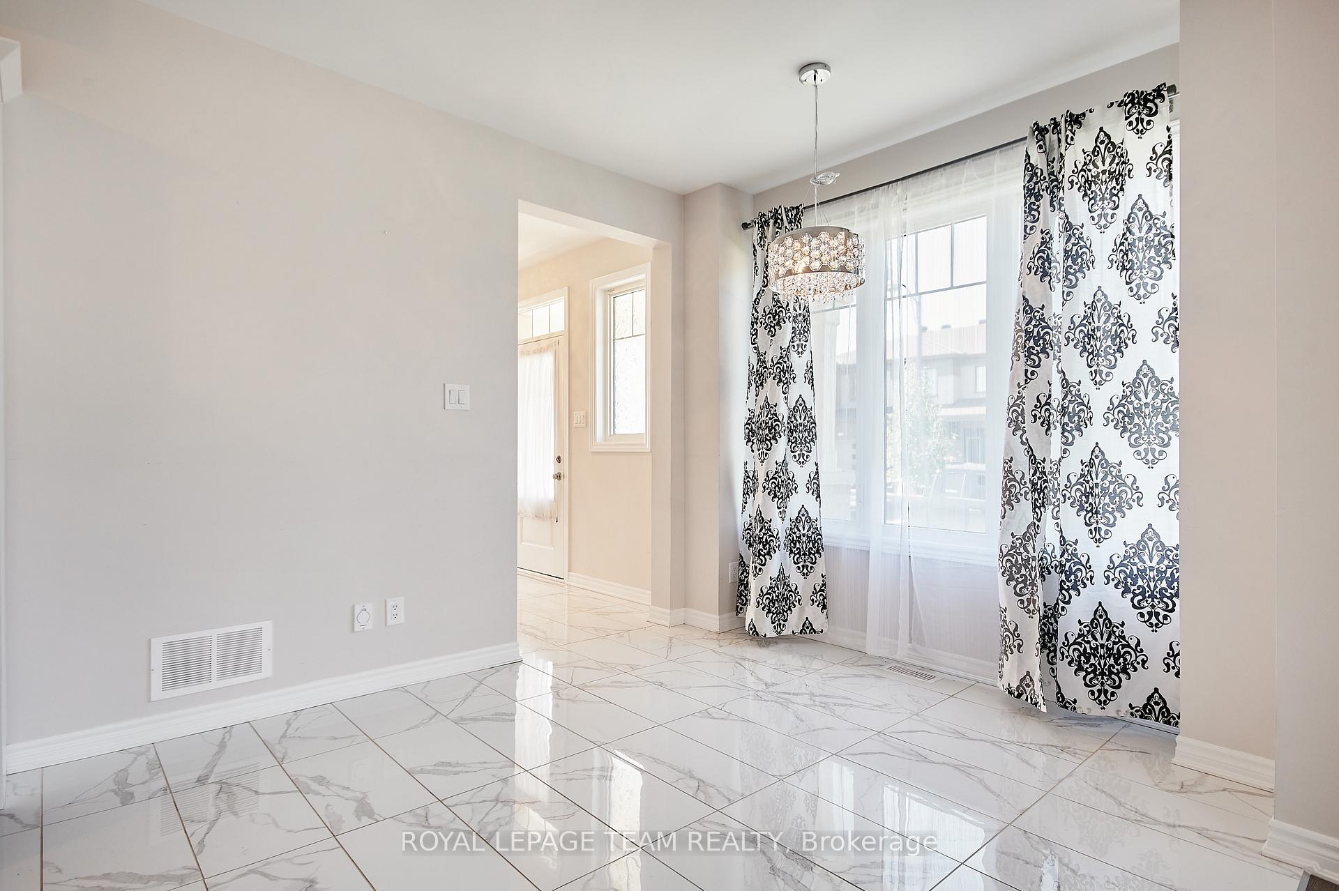 Photo 10 of 221 Merak Way, Ottawa, Barrhaven - Half Moon Bay — HOMEH