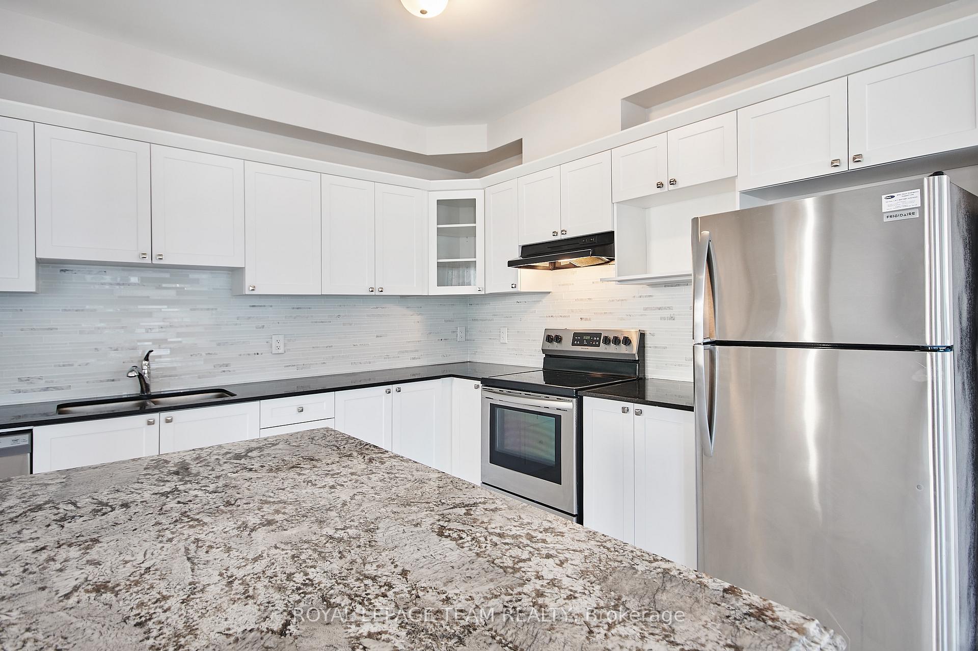 Photo 12 of 221 Merak Way, Ottawa, Barrhaven - Half Moon Bay — HOMEH