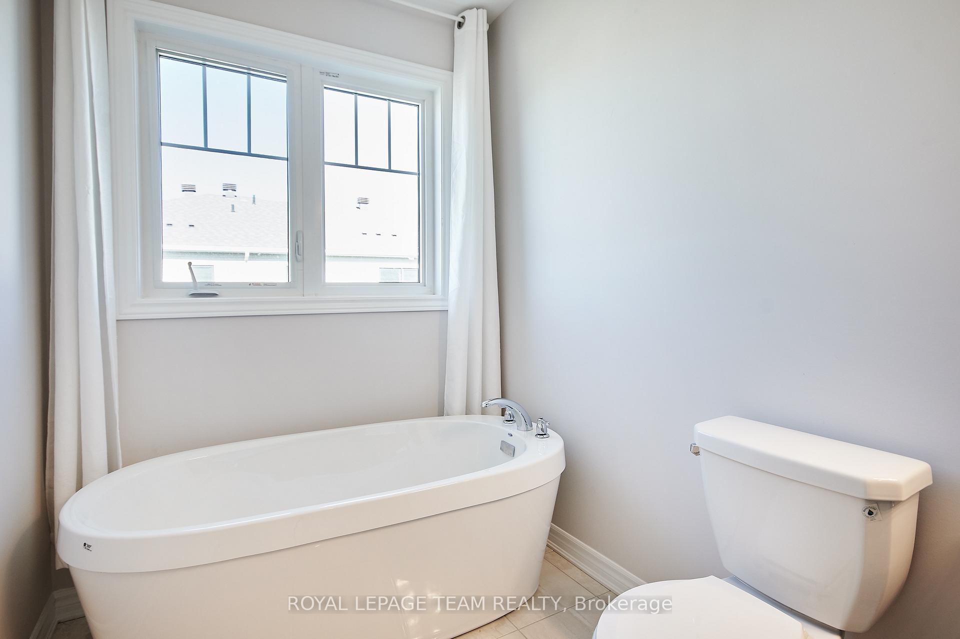 Photo 23 of 221 Merak Way, Ottawa, Barrhaven - Half Moon Bay — HOMEH