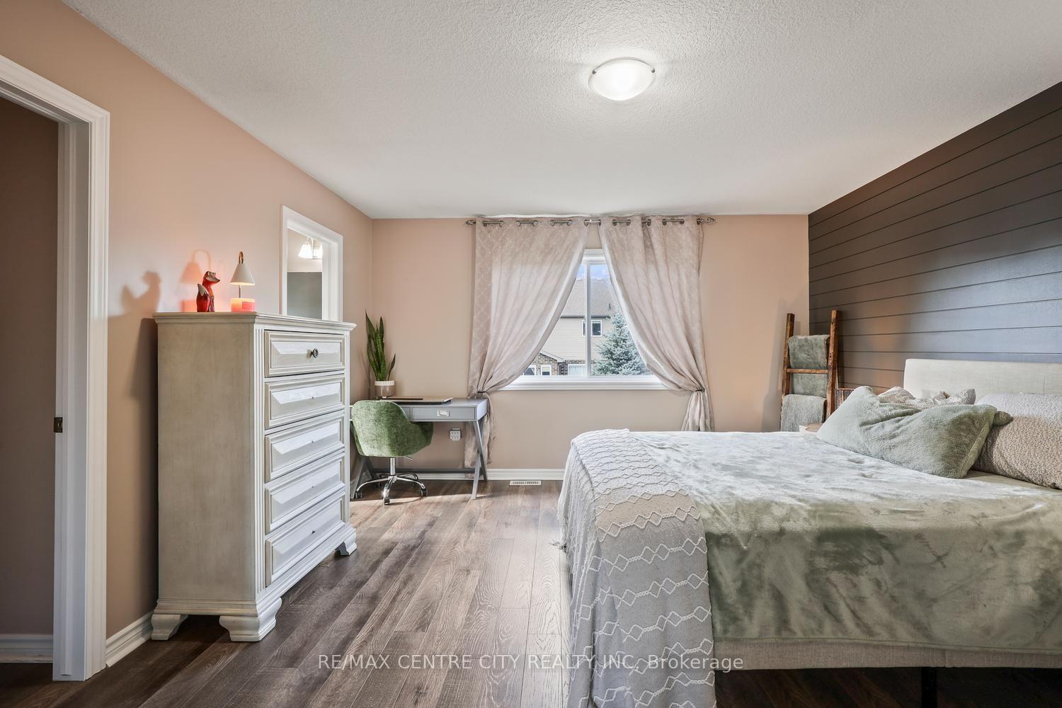 Photo 25 of 2296 Yellowbirch Way, London, North S — HOMEH