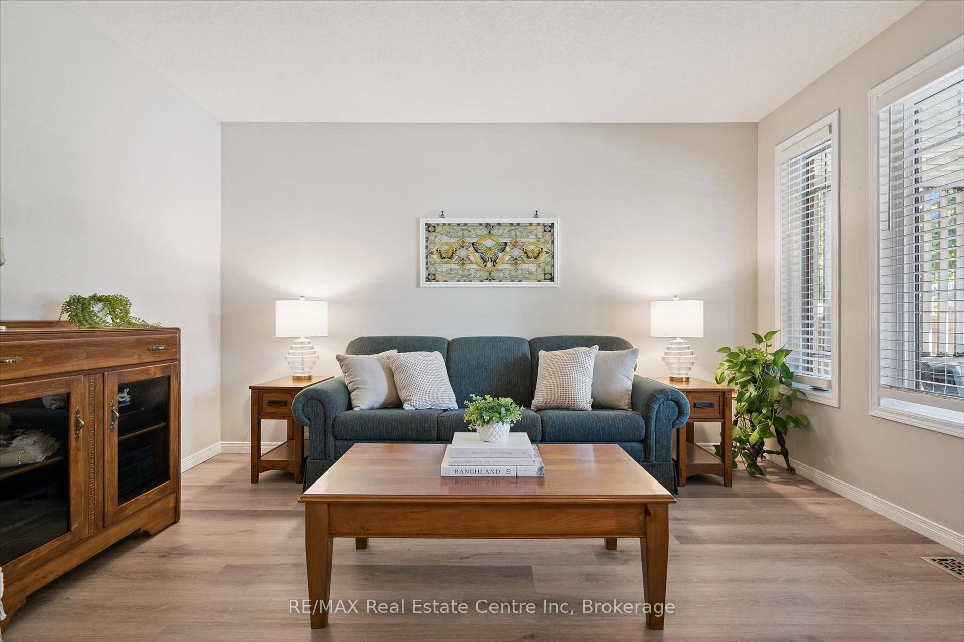 Photo 6 of 48 Abbeywood Crescent, Guelph, Willow West/Sugarbush/West Acres — HOMEH