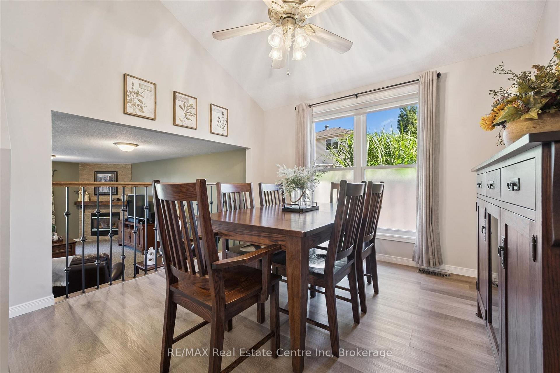Photo 7 of 48 Abbeywood Crescent, Guelph, Willow West/Sugarbush/West Acres — HOMEH