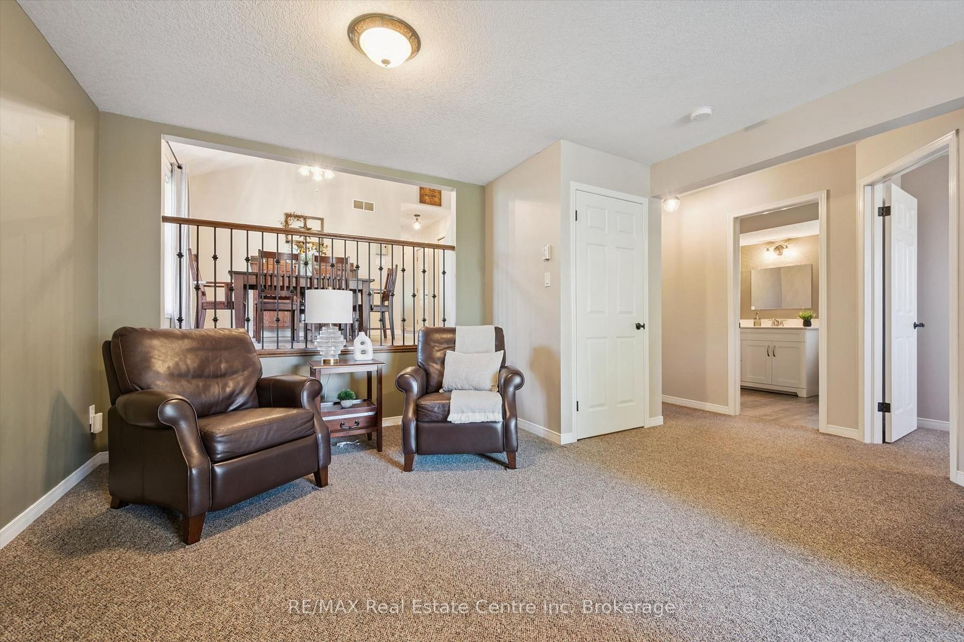 Photo 14 of 48 Abbeywood Crescent, Guelph, Willow West/Sugarbush/West Acres — HOMEH