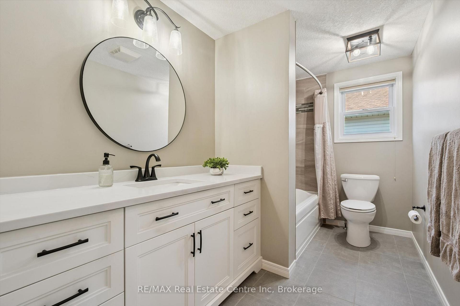 Photo 21 of 48 Abbeywood Crescent, Guelph, Willow West/Sugarbush/West Acres — HOMEH
