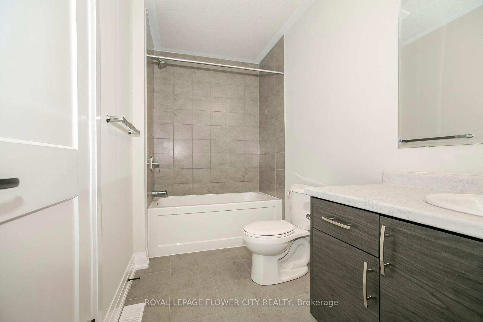 Photo 33 of 174 Shaded Creek Drive, Kitchener — HOMEH