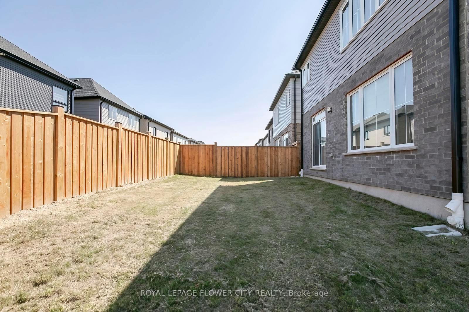 Photo 35 of 174 Shaded Creek Drive, Kitchener — HOMEH
