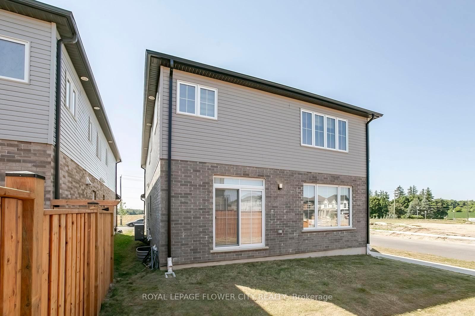 Photo 38 of 174 Shaded Creek Drive, Kitchener — HOMEH