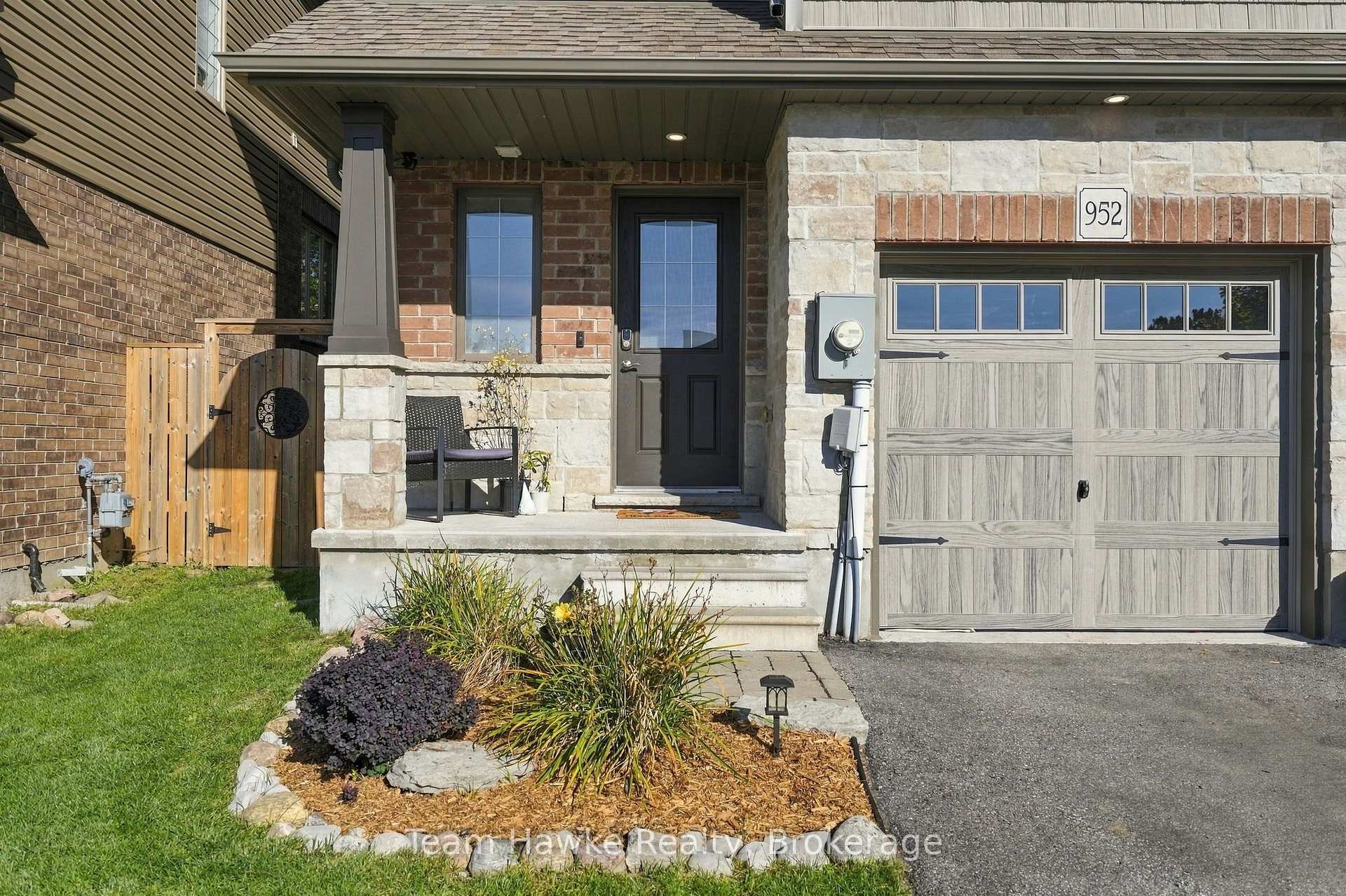Photo 3 of 952 Cook Drive, Midland — HOMEH