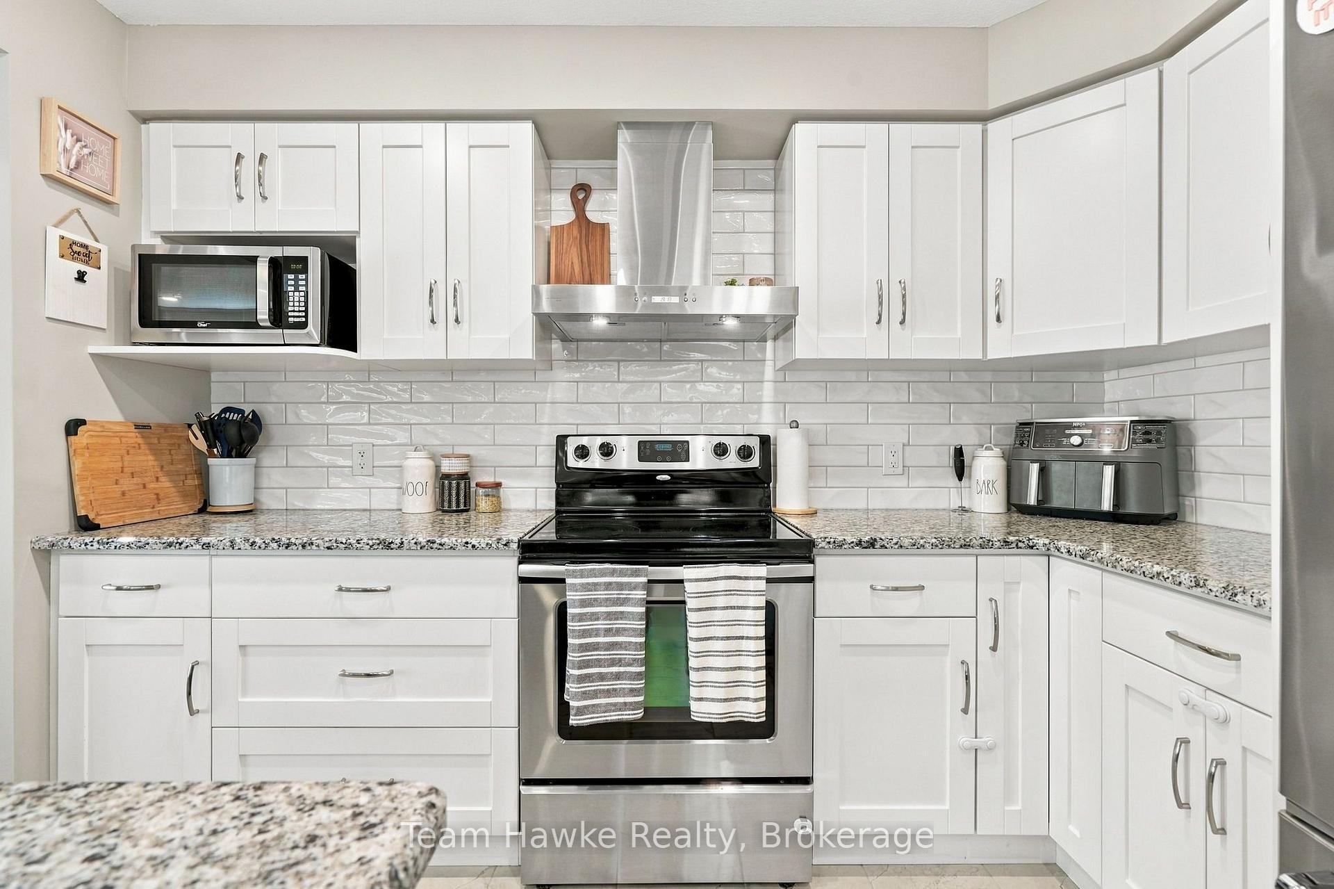 Photo 9 of 952 Cook Drive, Midland — HOMEH