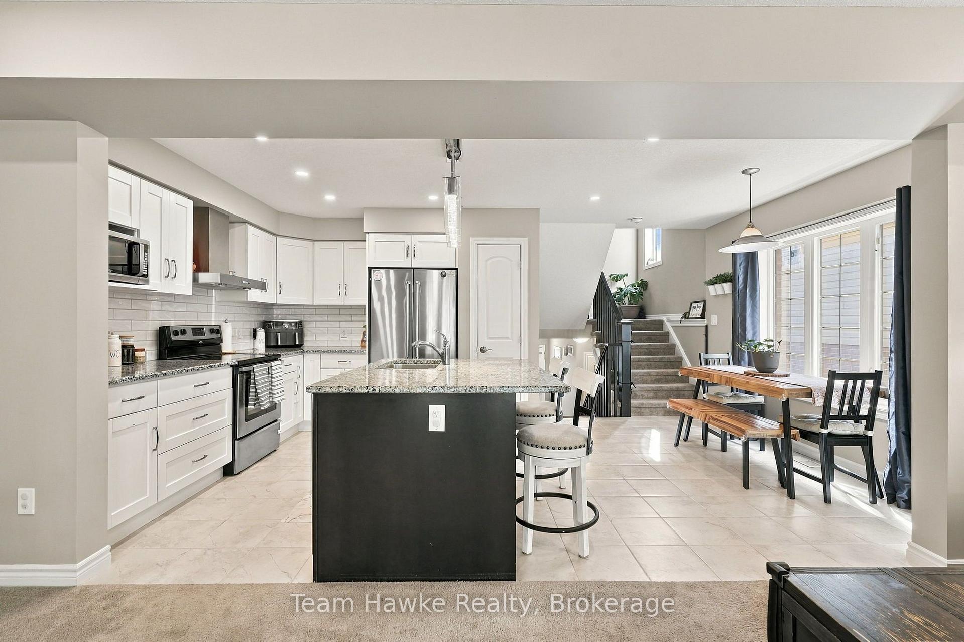 Photo 11 of 952 Cook Drive, Midland — HOMEH