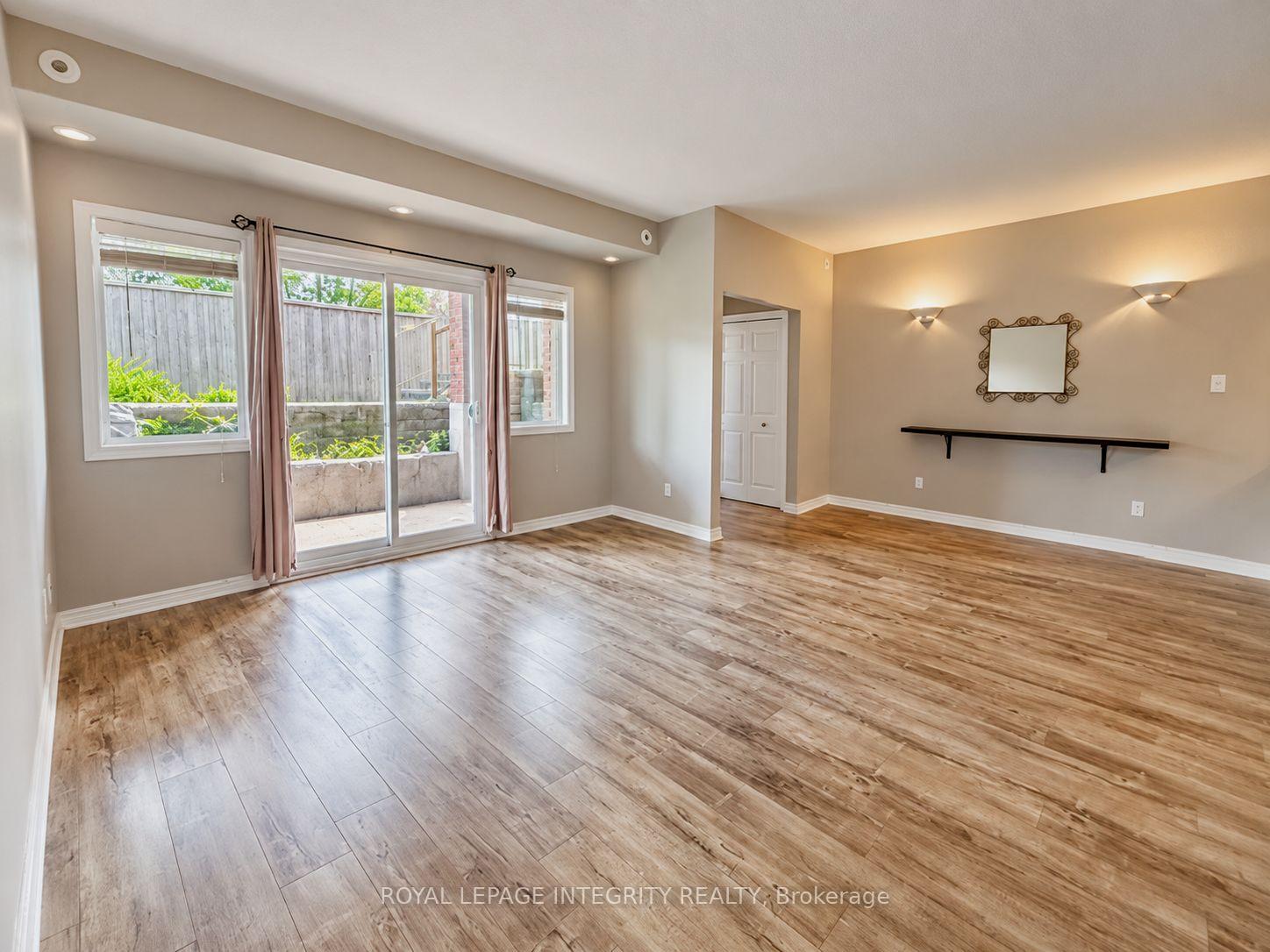 Photo 5 of Unit A, 173 Crestway Drive, Ottawa, Barrhaven East — HOMEH