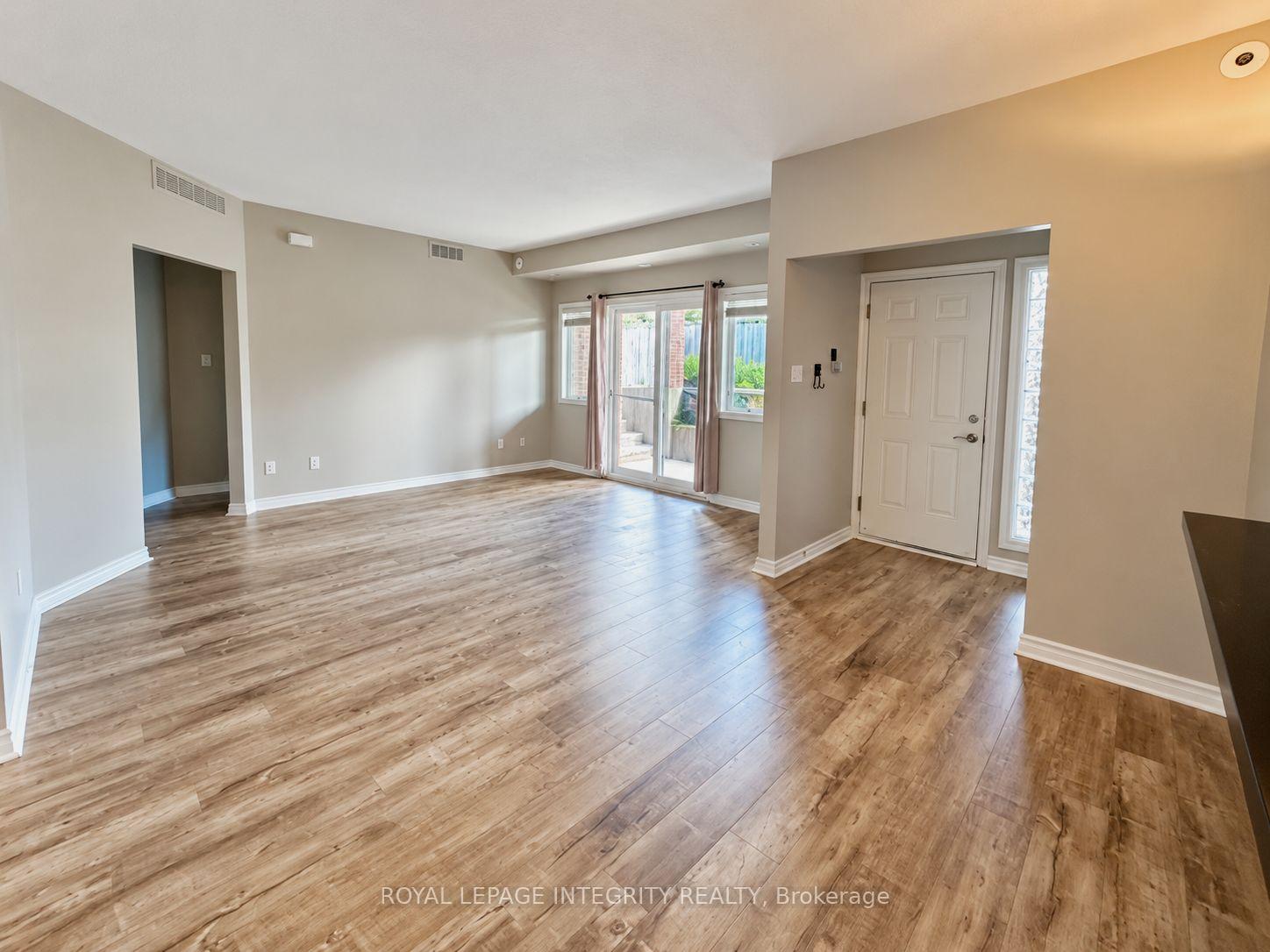 Photo 6 of Unit A, 173 Crestway Drive, Ottawa, Barrhaven East — HOMEH