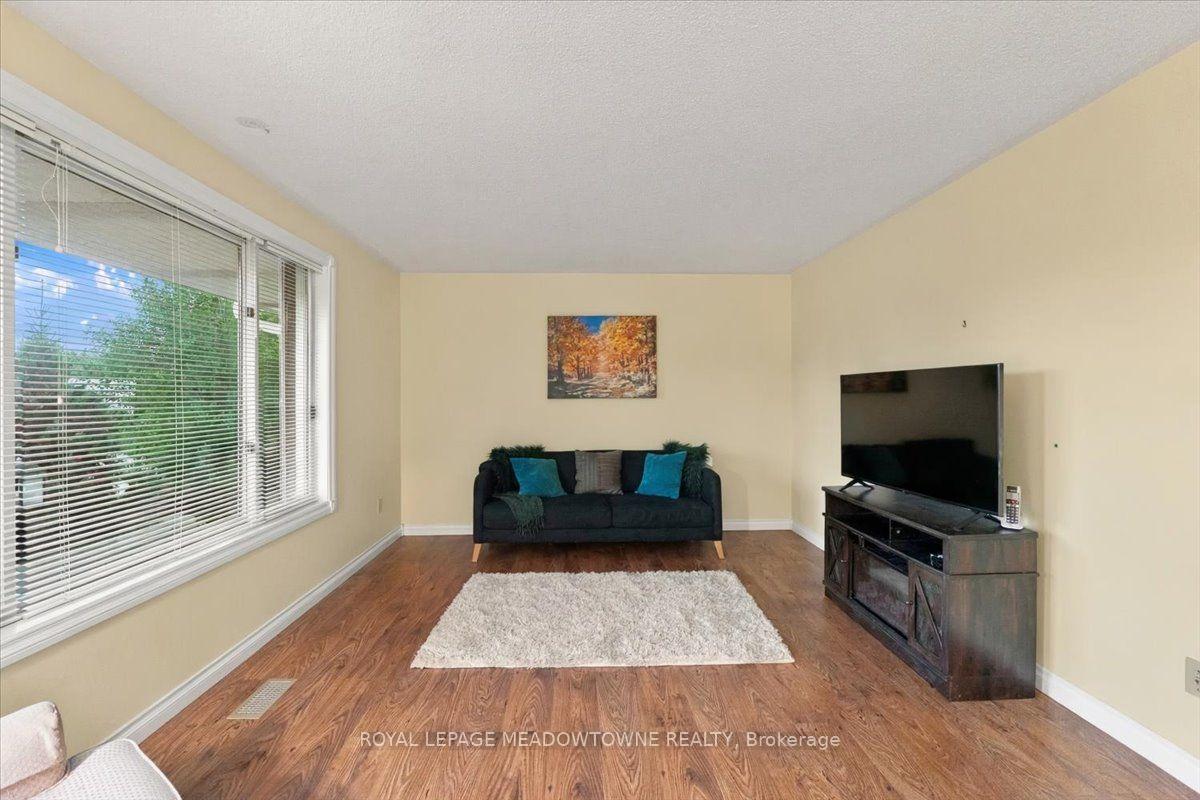 Photo 10 of 137 Orchard Drive, Blue Mountains — HOMEH