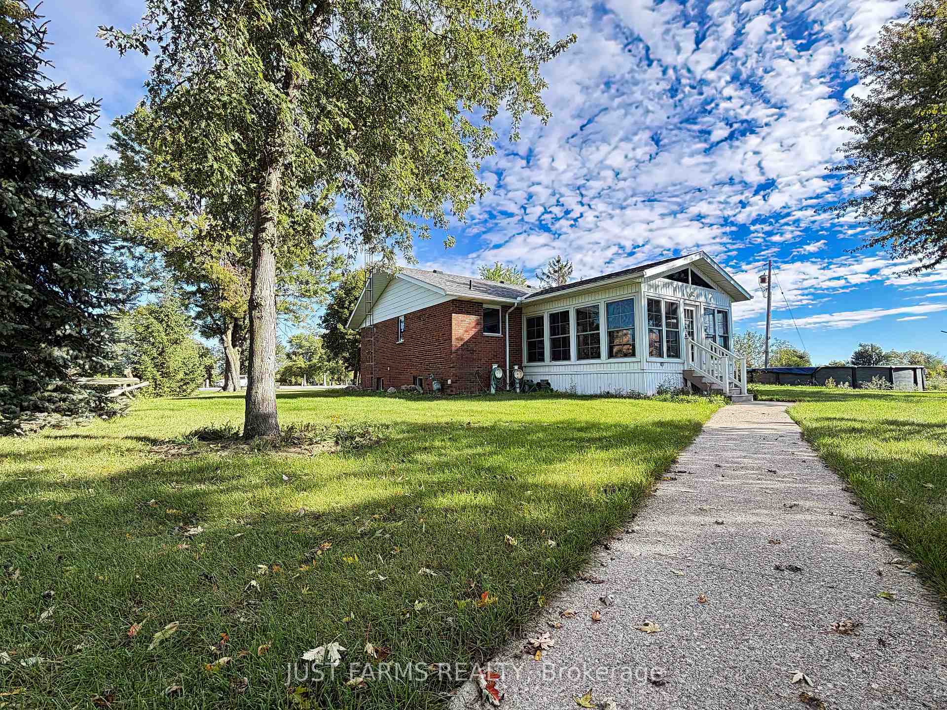 Photo 13 of 21225 County 46 Road, Lakeshore — HOMEH