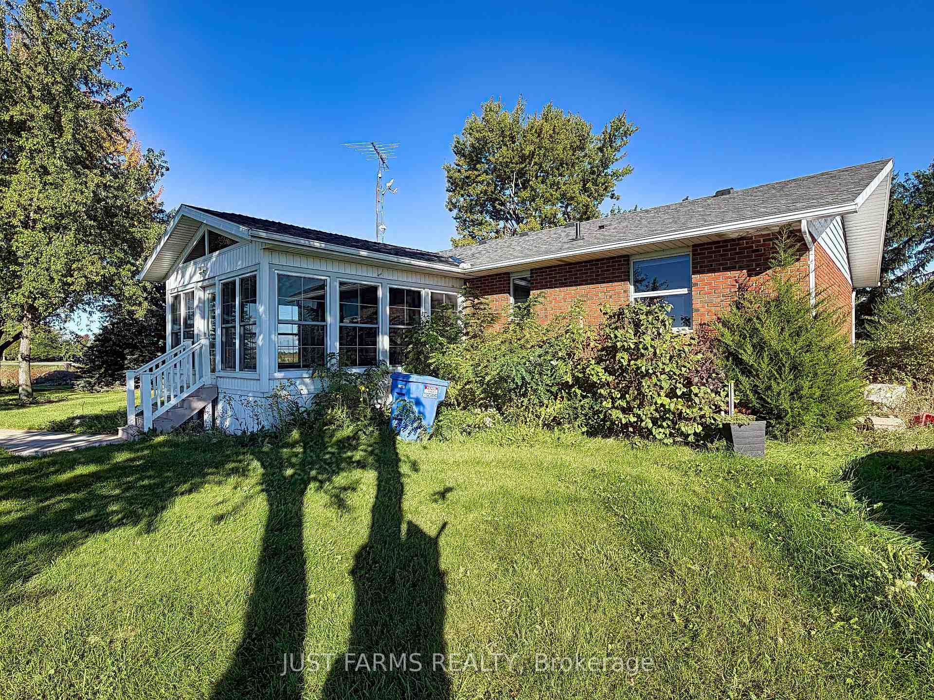 Photo 14 of 21225 County 46 Road, Lakeshore — HOMEH