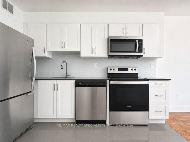 Photo 4 of Unit 404, 80 Wellesley Street E, Toronto, Church-Yonge Corridor — HOMEH