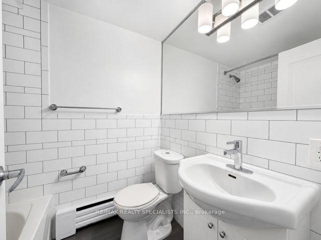 Photo 5 of Unit 404, 80 Wellesley Street E, Toronto, Church-Yonge Corridor — HOMEH