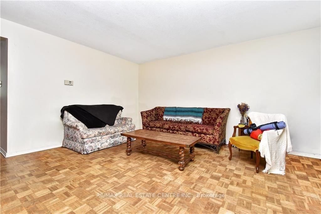 Photo 4 of 960 Meadowlands Drive, Ottawa, Carleton Heights — HOMEH
