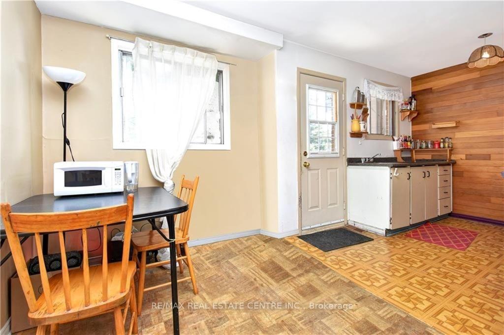 Photo 6 of 960 Meadowlands Drive, Ottawa, Carleton Heights — HOMEH