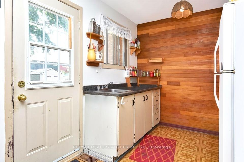 Photo 7 of 960 Meadowlands Drive, Ottawa, Carleton Heights — HOMEH