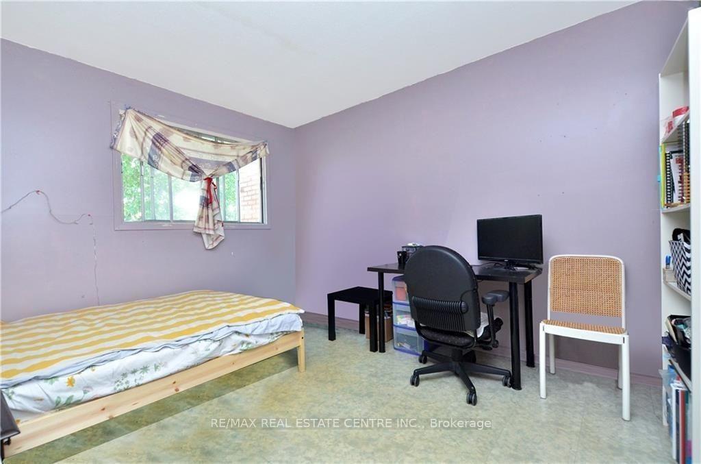 Photo 10 of 960 Meadowlands Drive, Ottawa, Carleton Heights — HOMEH