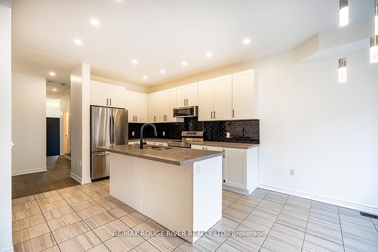Photo 9 of 10 Moses Crescent, Clarington, Bowmanville — HOMEH