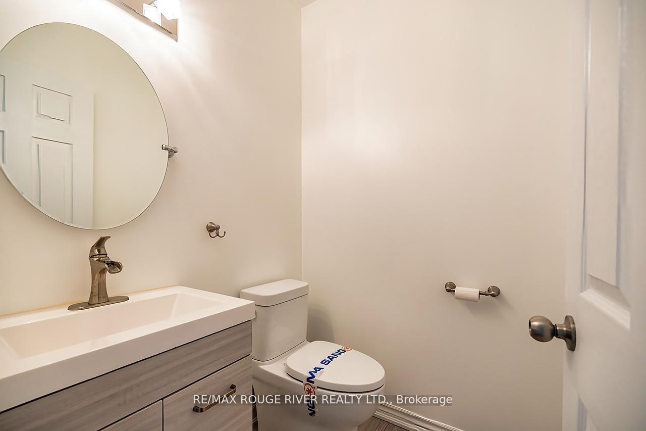 Photo 15 of 10 Moses Crescent, Clarington, Bowmanville — HOMEH
