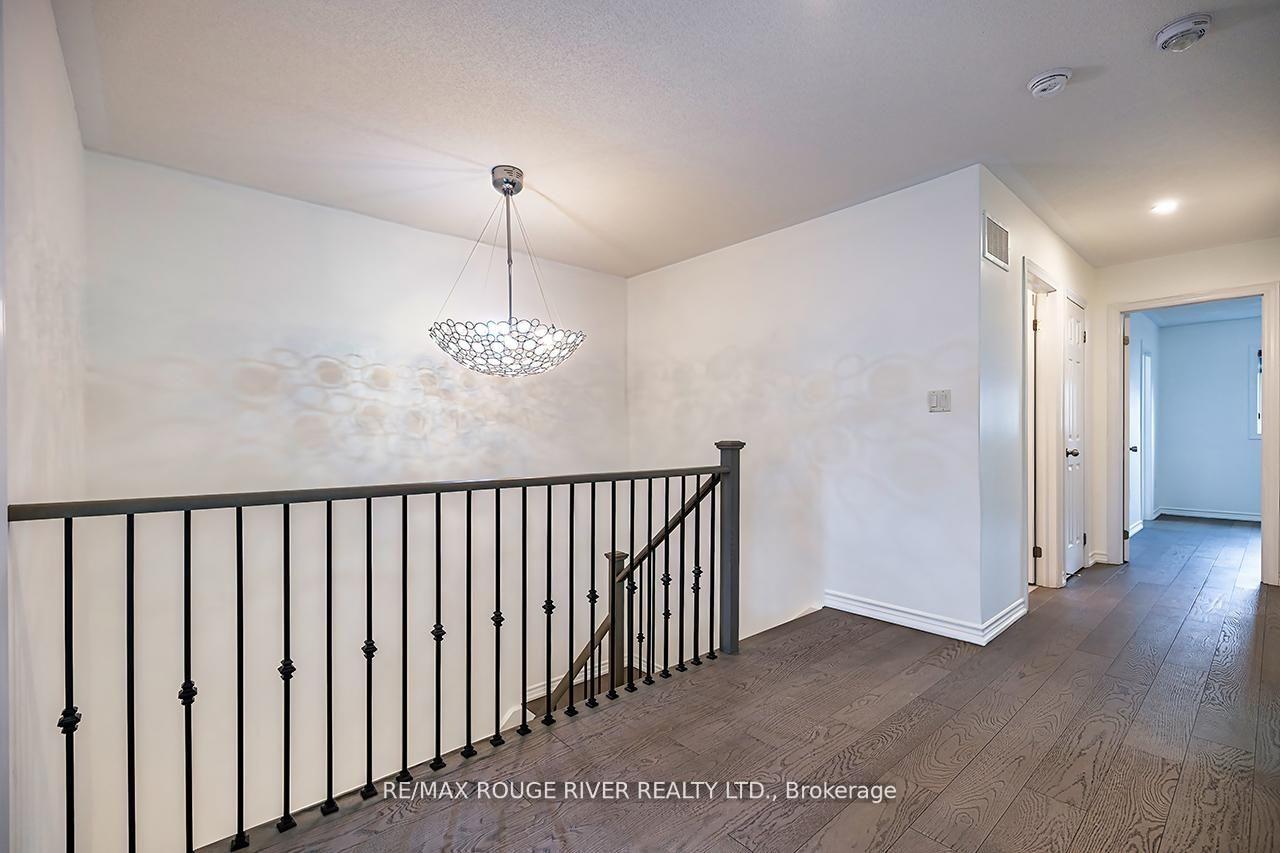 Photo 19 of 10 Moses Crescent, Clarington, Bowmanville — HOMEH