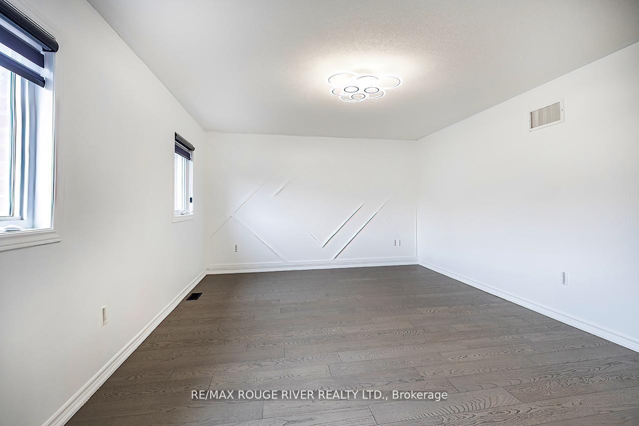 Photo 22 of 10 Moses Crescent, Clarington, Bowmanville — HOMEH
