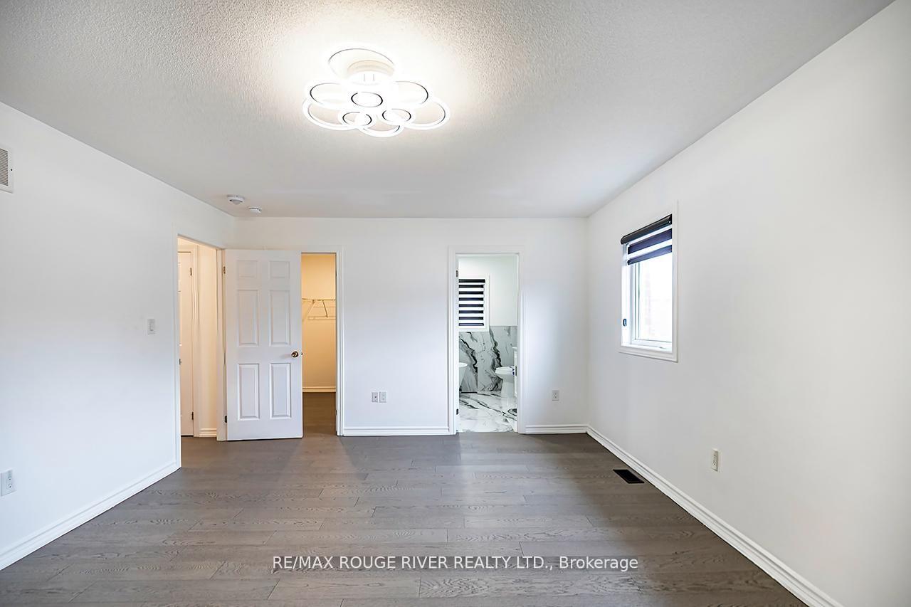 Photo 23 of 10 Moses Crescent, Clarington, Bowmanville — HOMEH