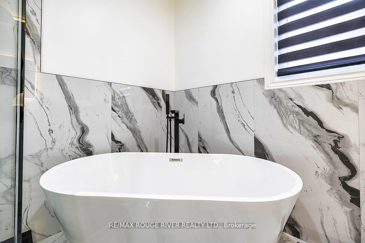 Photo 26 of 10 Moses Crescent, Clarington, Bowmanville — HOMEH