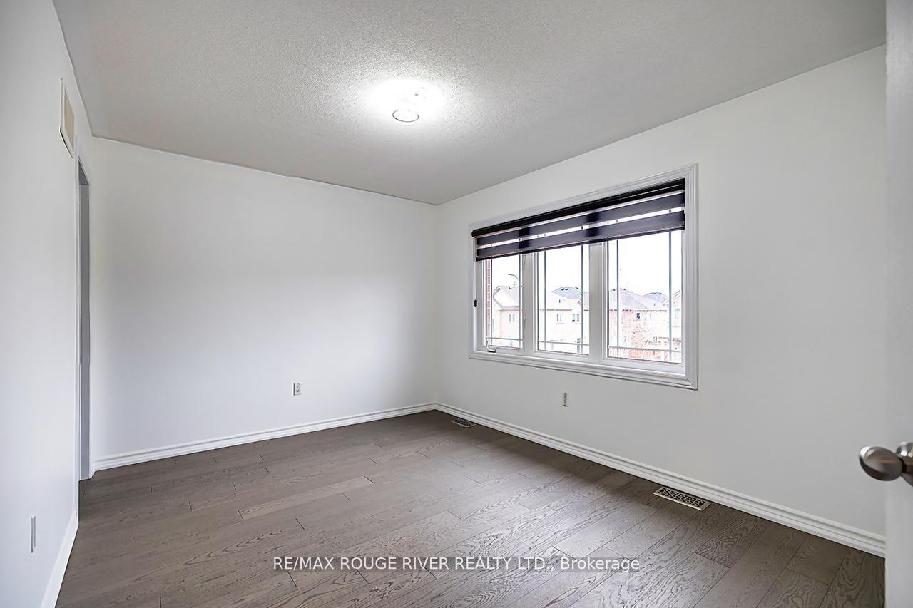 Photo 31 of 10 Moses Crescent, Clarington, Bowmanville — HOMEH