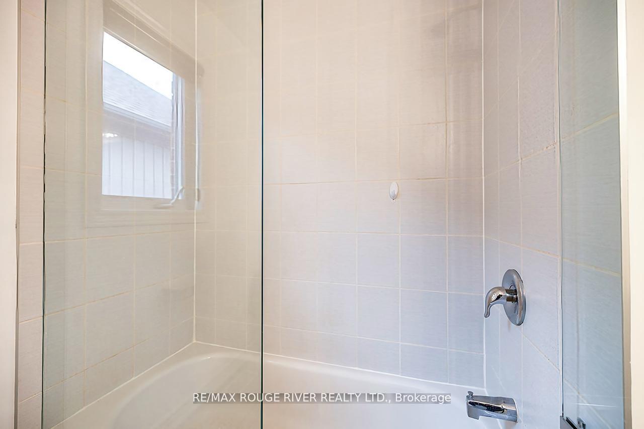 Photo 33 of 10 Moses Crescent, Clarington, Bowmanville — HOMEH