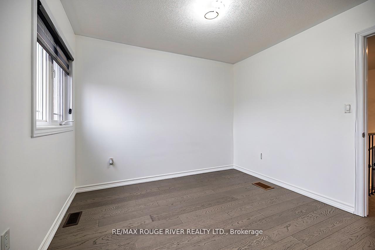 Photo 34 of 10 Moses Crescent, Clarington, Bowmanville — HOMEH