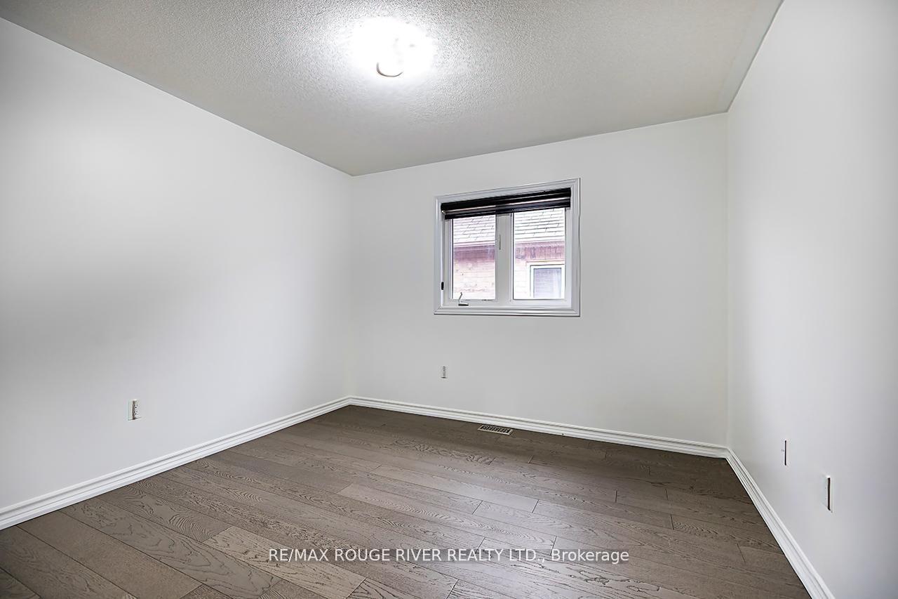 Photo 35 of 10 Moses Crescent, Clarington, Bowmanville — HOMEH