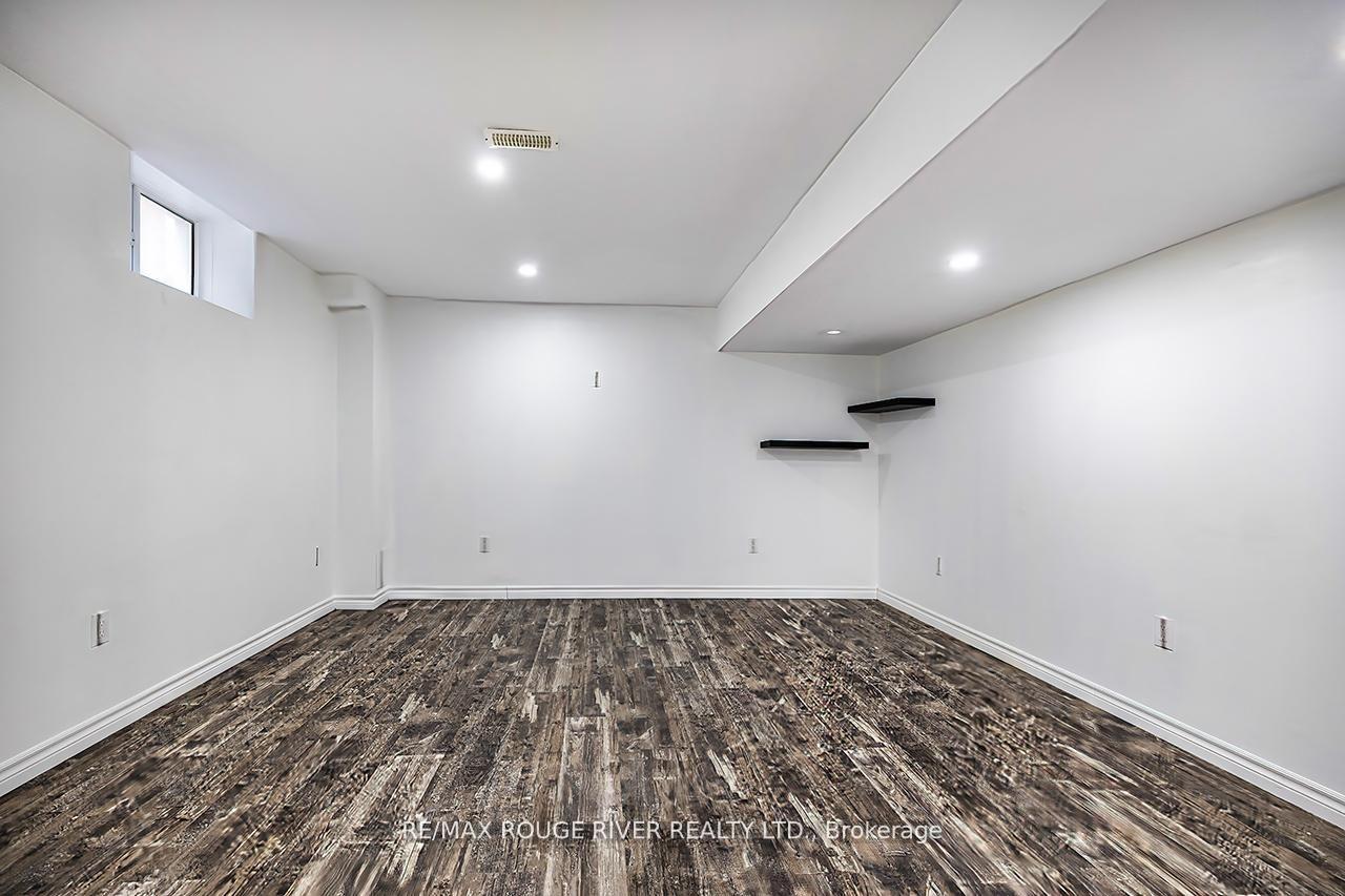 Photo 37 of 10 Moses Crescent, Clarington, Bowmanville — HOMEH