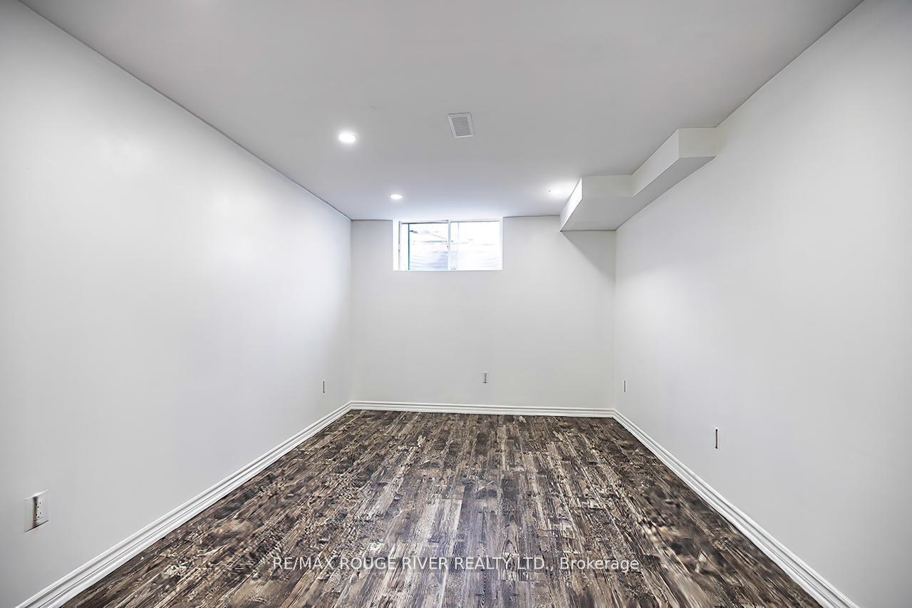 Photo 38 of 10 Moses Crescent, Clarington, Bowmanville — HOMEH