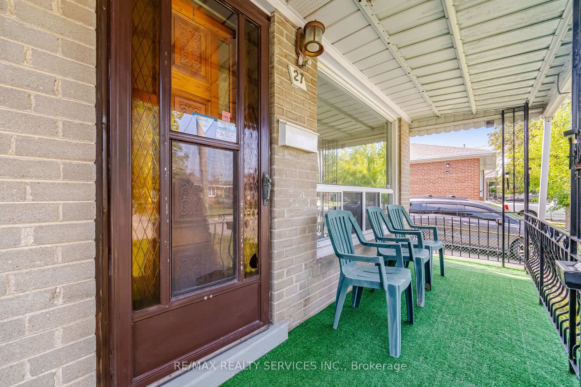 Photo 11 of 27 Edgemont Drive, Brampton, Brampton North — HOMEH