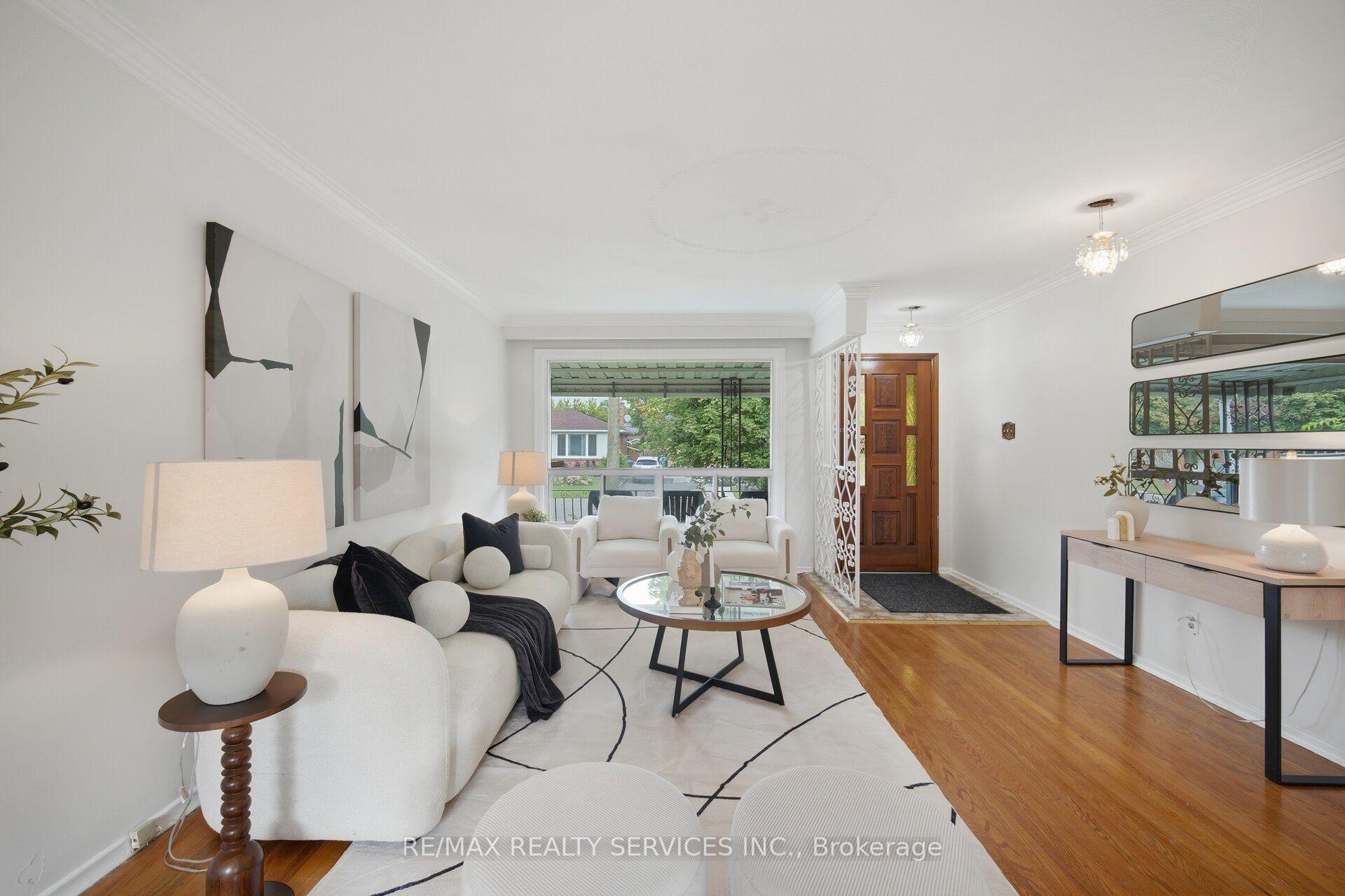Photo 15 of 27 Edgemont Drive, Brampton, Brampton North — HOMEH