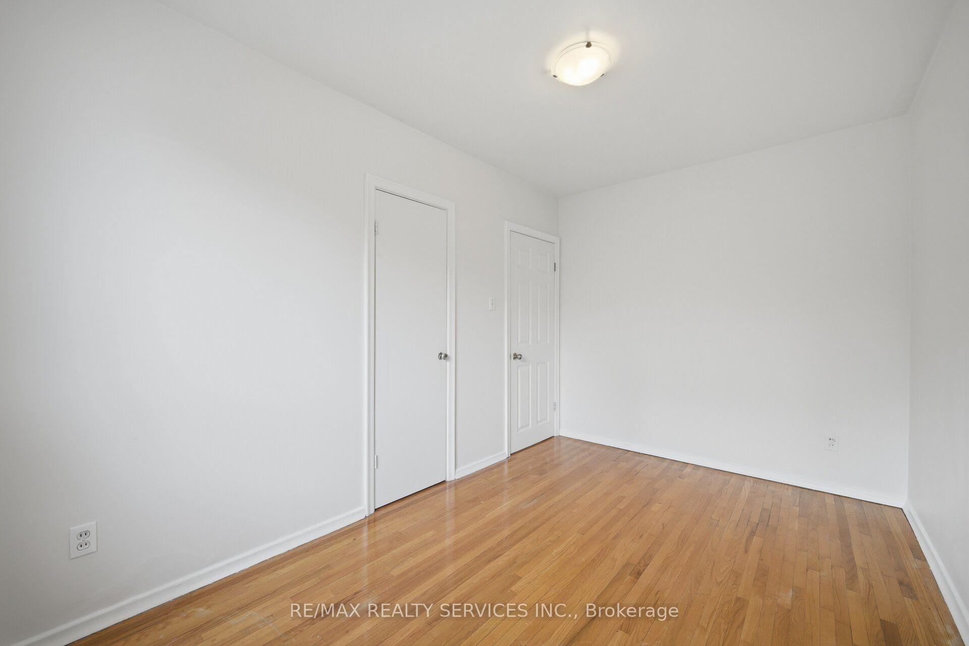 Photo 25 of 27 Edgemont Drive, Brampton, Brampton North — HOMEH