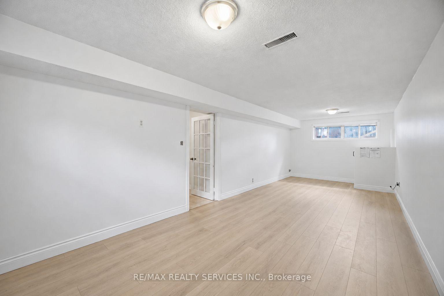 Photo 37 of 27 Edgemont Drive, Brampton, Brampton North — HOMEH