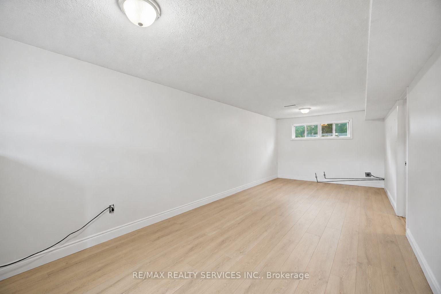 Photo 39 of 27 Edgemont Drive, Brampton, Brampton North — HOMEH