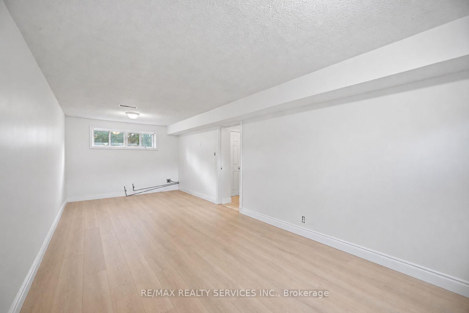 Photo 41 of 27 Edgemont Drive, Brampton, Brampton North — HOMEH