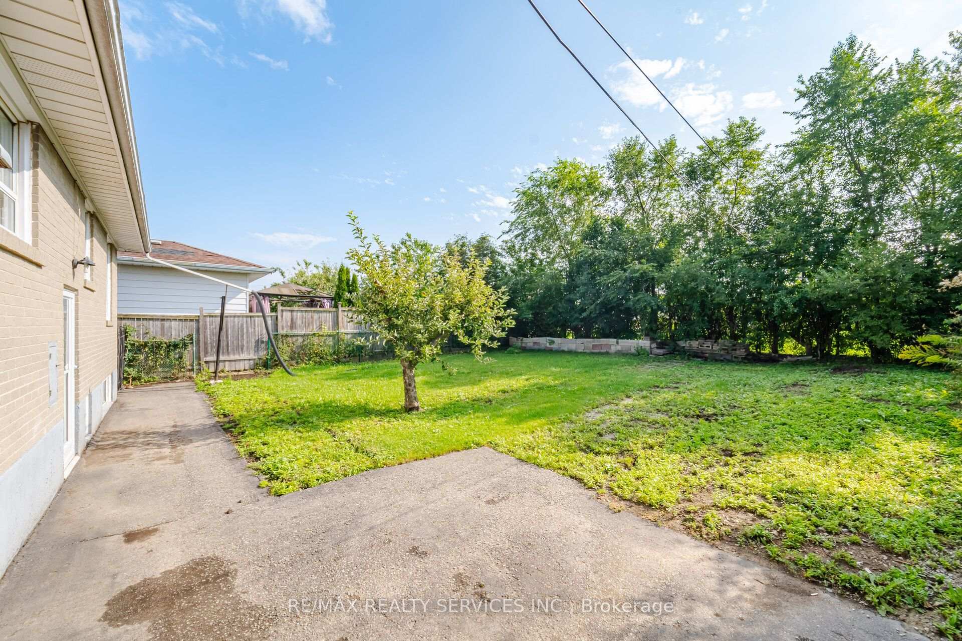 Photo 46 of 27 Edgemont Drive, Brampton, Brampton North — HOMEH