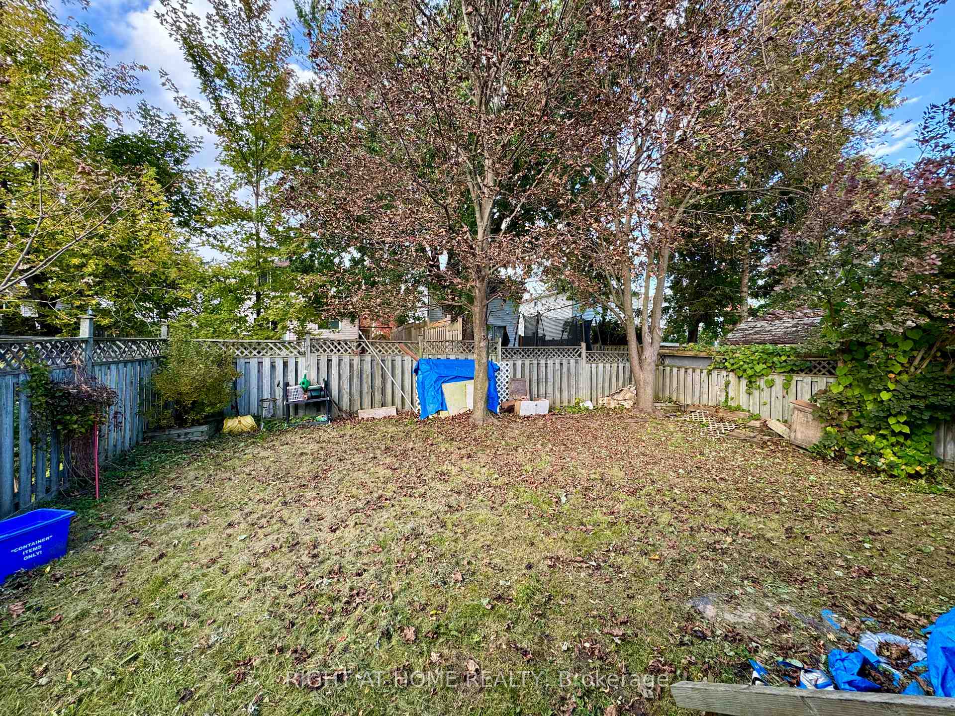 Photo 17 of 6 Hickling Trail, Barrie, Grove East — HOMEH