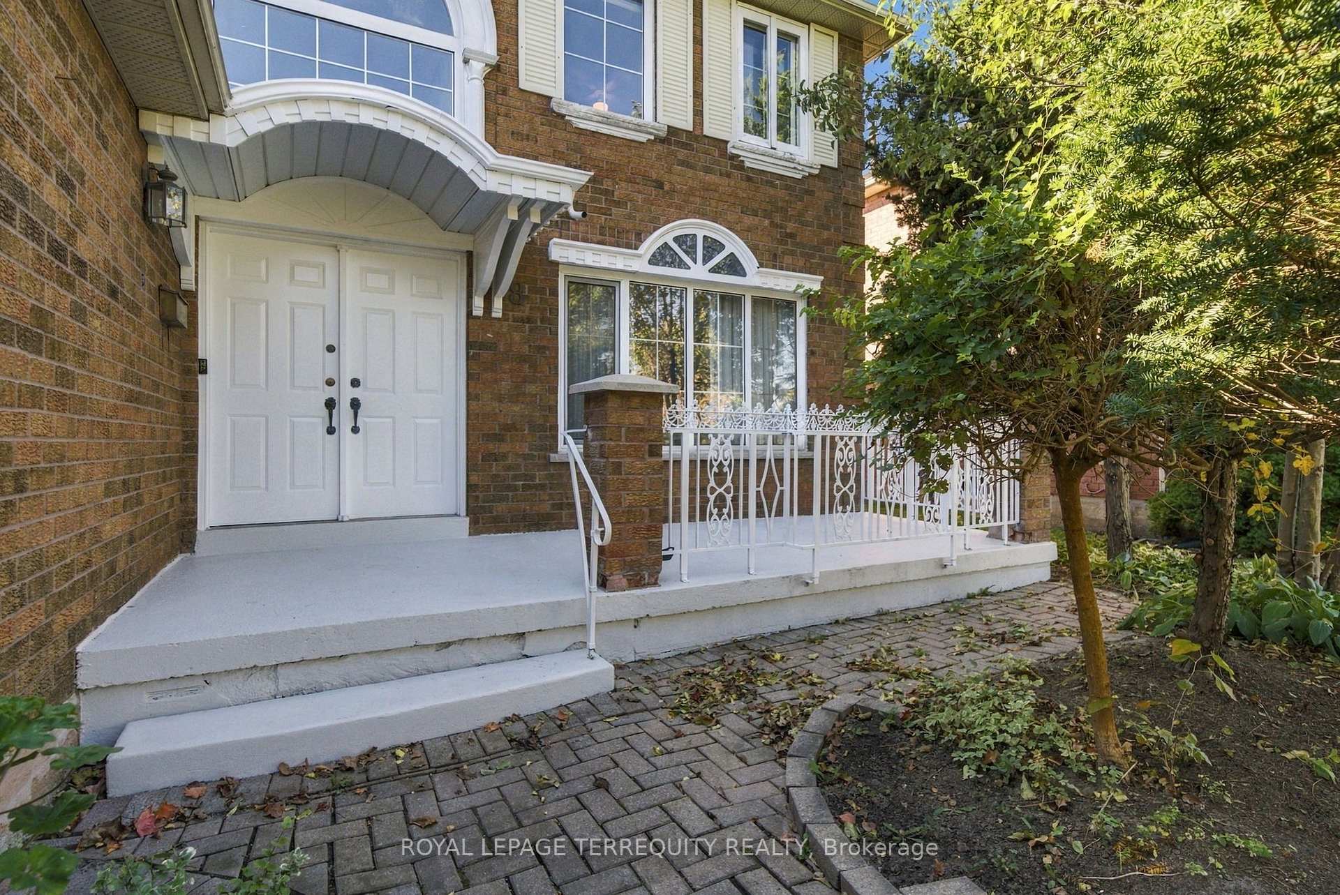 Photo 4 of 8 Mallory Avenue, Markham, Milliken Mills East — HOMEH